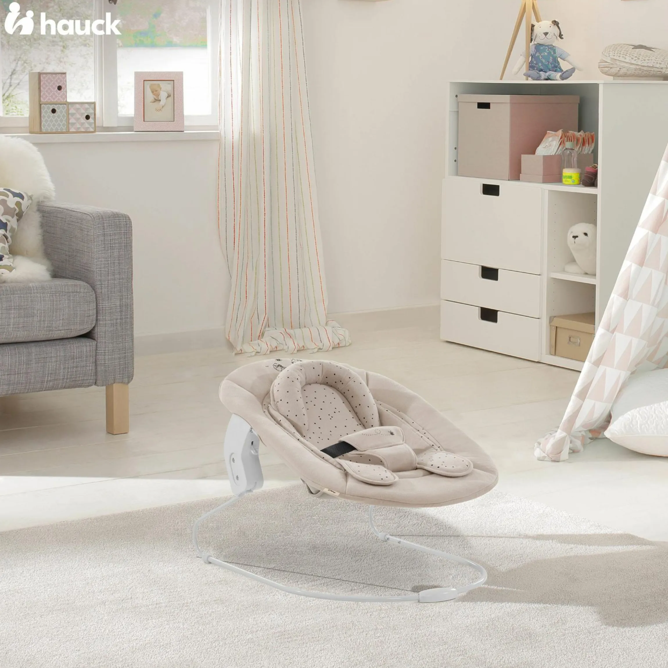 Alpha Plus White 4-tlg. Newborn Set Disney Pooh - Hochstuhl + Neugeborenenaufsatz & Wippe + Sitzkissen