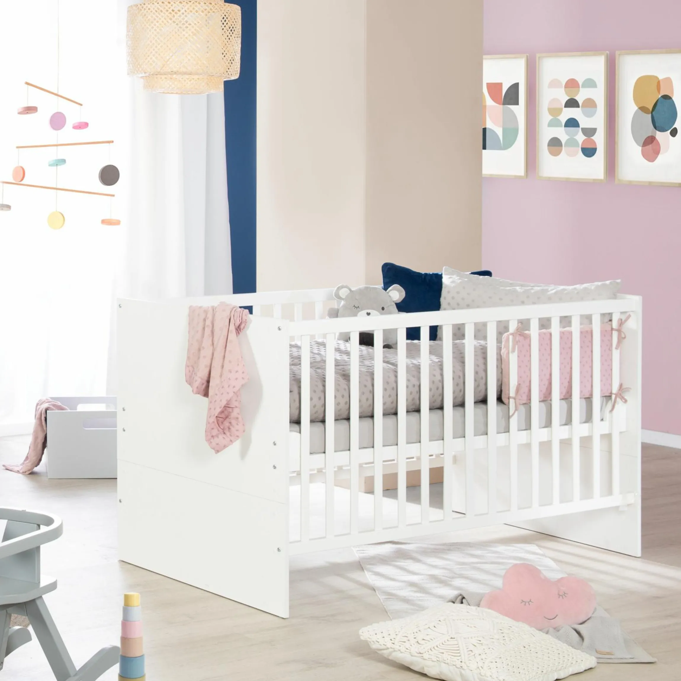 Babybett und Kinderbett Anton mit 3-fach höhenverstellbarem Lattenrost und 3 Schlupfsprossen 70 x 140 cm - Weiß - Kollektion 2024