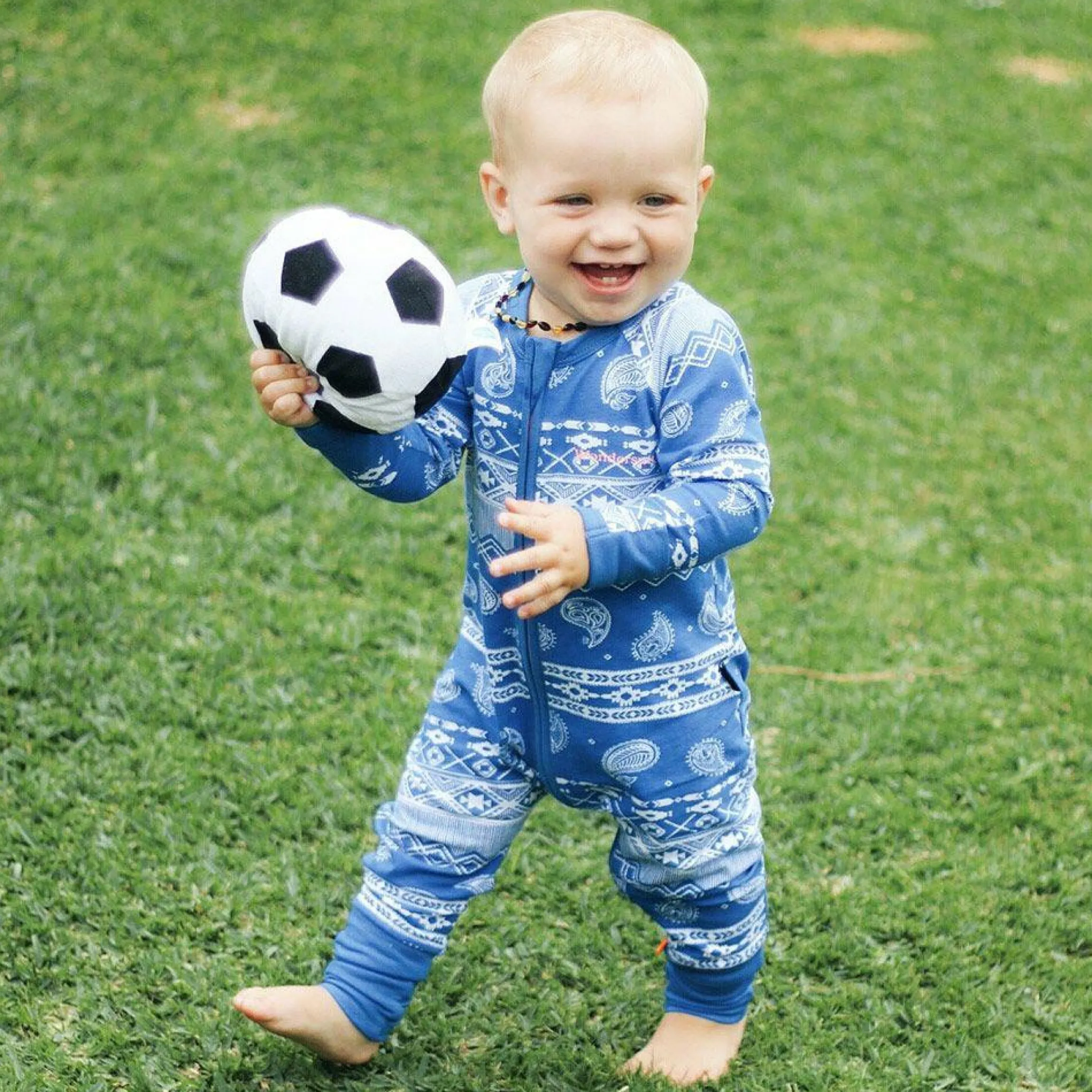Baby-Stoffball mit Rassel - Mein erster Fußball