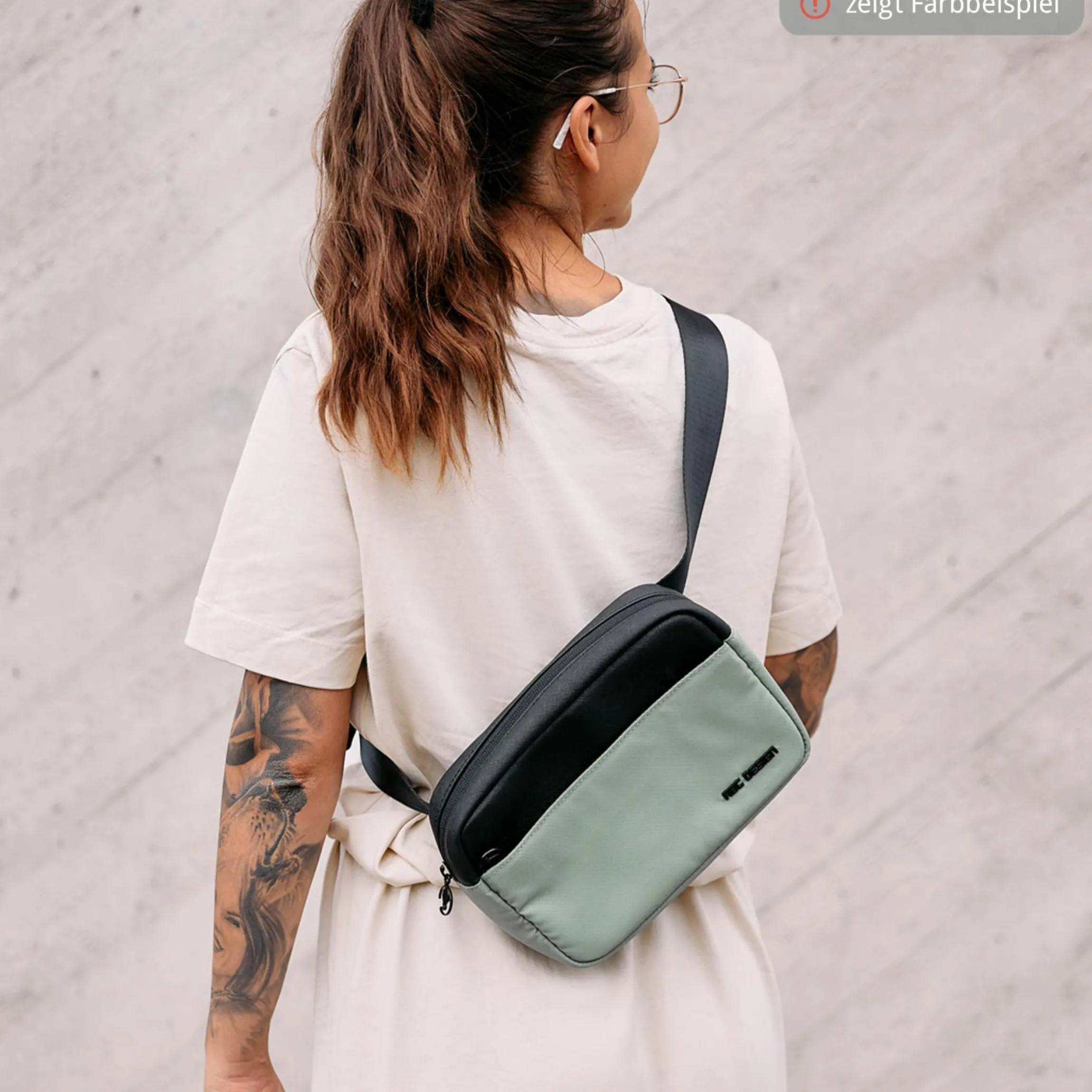 Brust- und Hüfttasche Hip Bag mit verstellbarem Gurt - Pure - Coal - Kollektion 2025