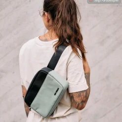 Brust- und Hüfttasche Hip Bag mit verstellbarem Gurt - Pure - Coal - Kollektion 2025