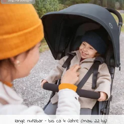 Buggy & Reisebuggy Lara² mit Automatik-Faltung, Liegeposition, bis 22 kg, nur 6,3 kg - Essential Black - Kollektion 2025
