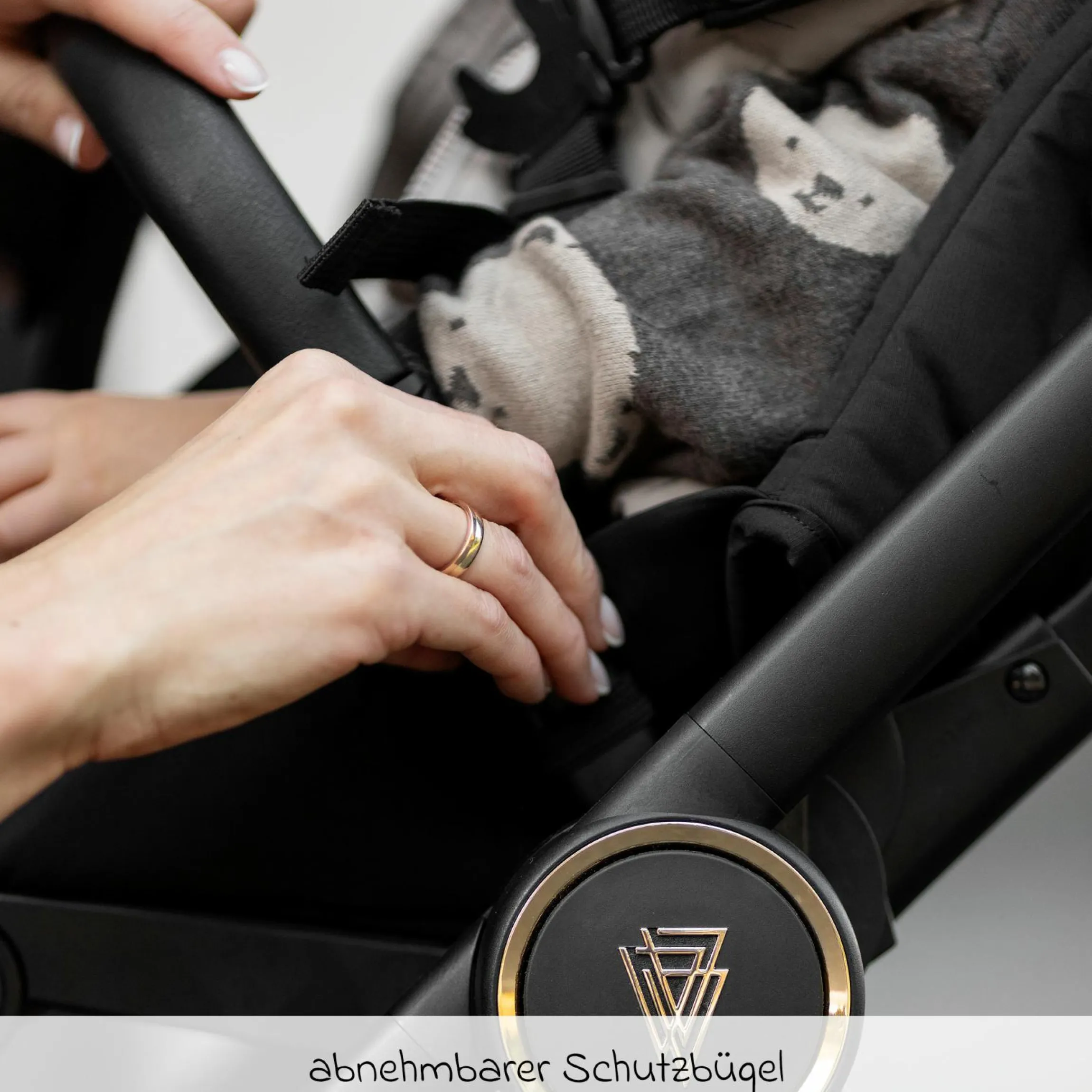 Buggy & Sportwagen Vero bis 22 kg mit Teleskopschieber, Liegeposition inkl. Regenschutz, Tragegurt & Beindecke - Sage - Kollektion 2025