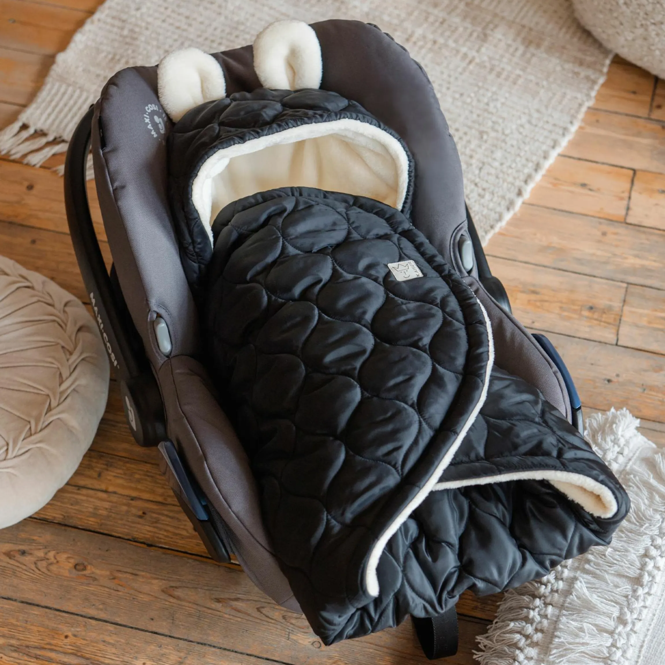 Einschlagdecke Recy Small aus 100% recyceltes Polyester für Babyschalen - Black Cream