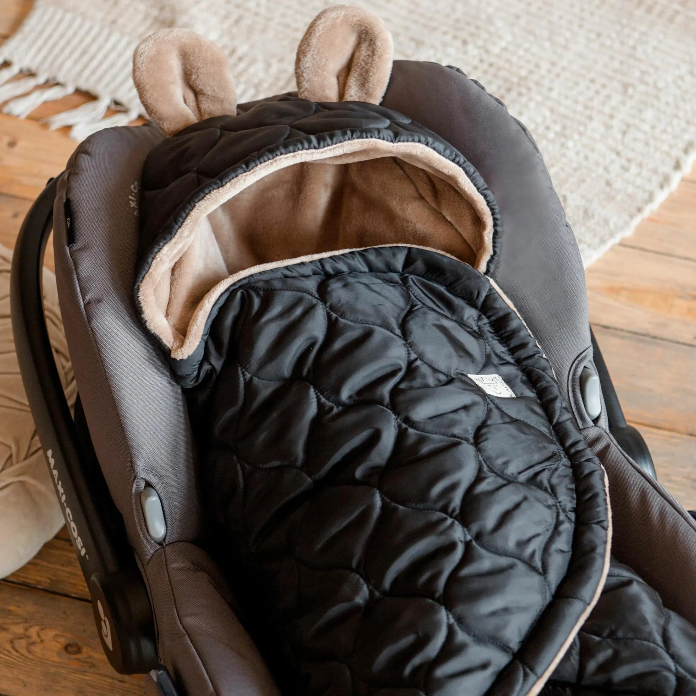Einschlagdecke Recy Small aus 100% recyceltes Polyester für Babyschalen - Black Light Brown
