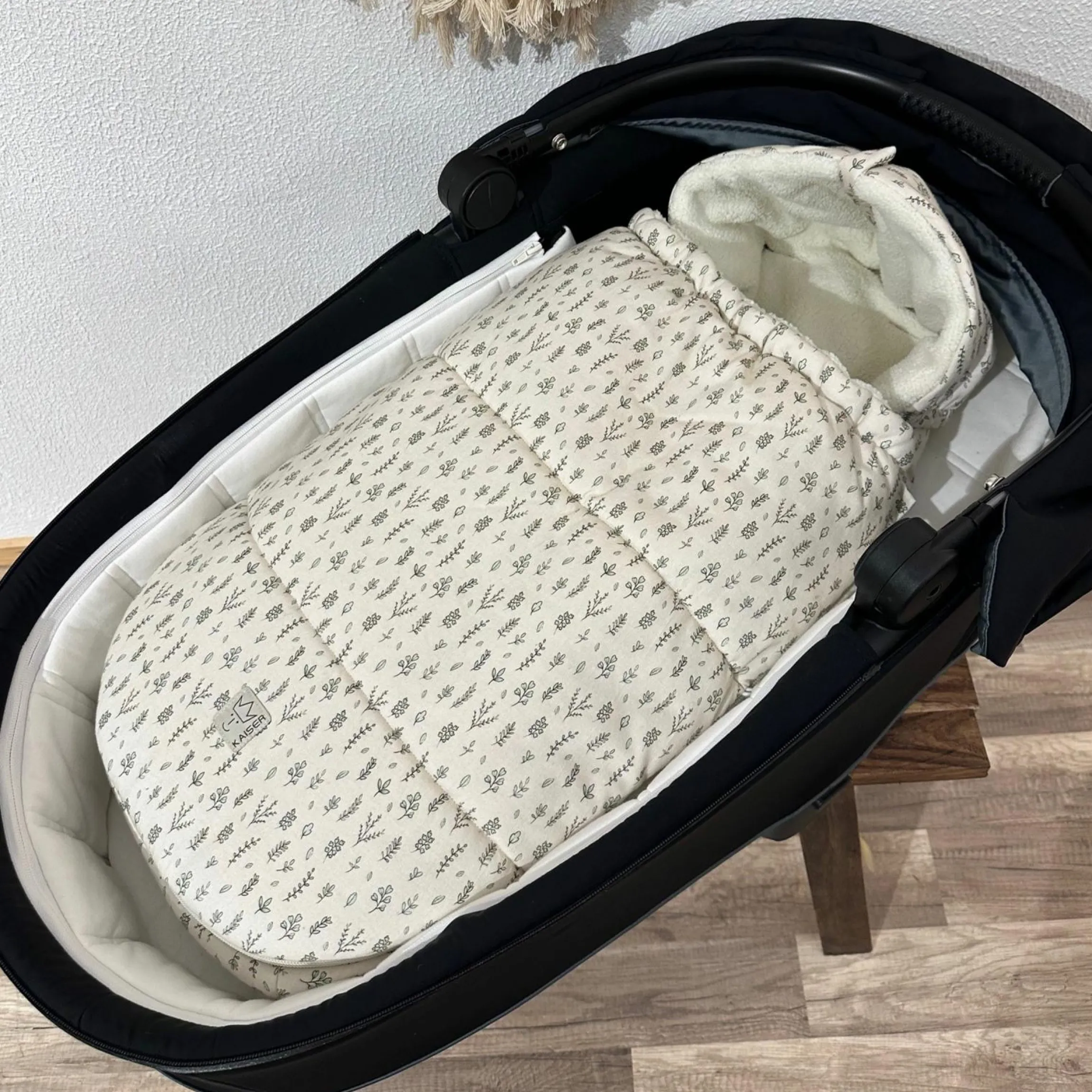 Fleece-Fußsack Jersey Hood für Babyschalen & Babywannen - Leave