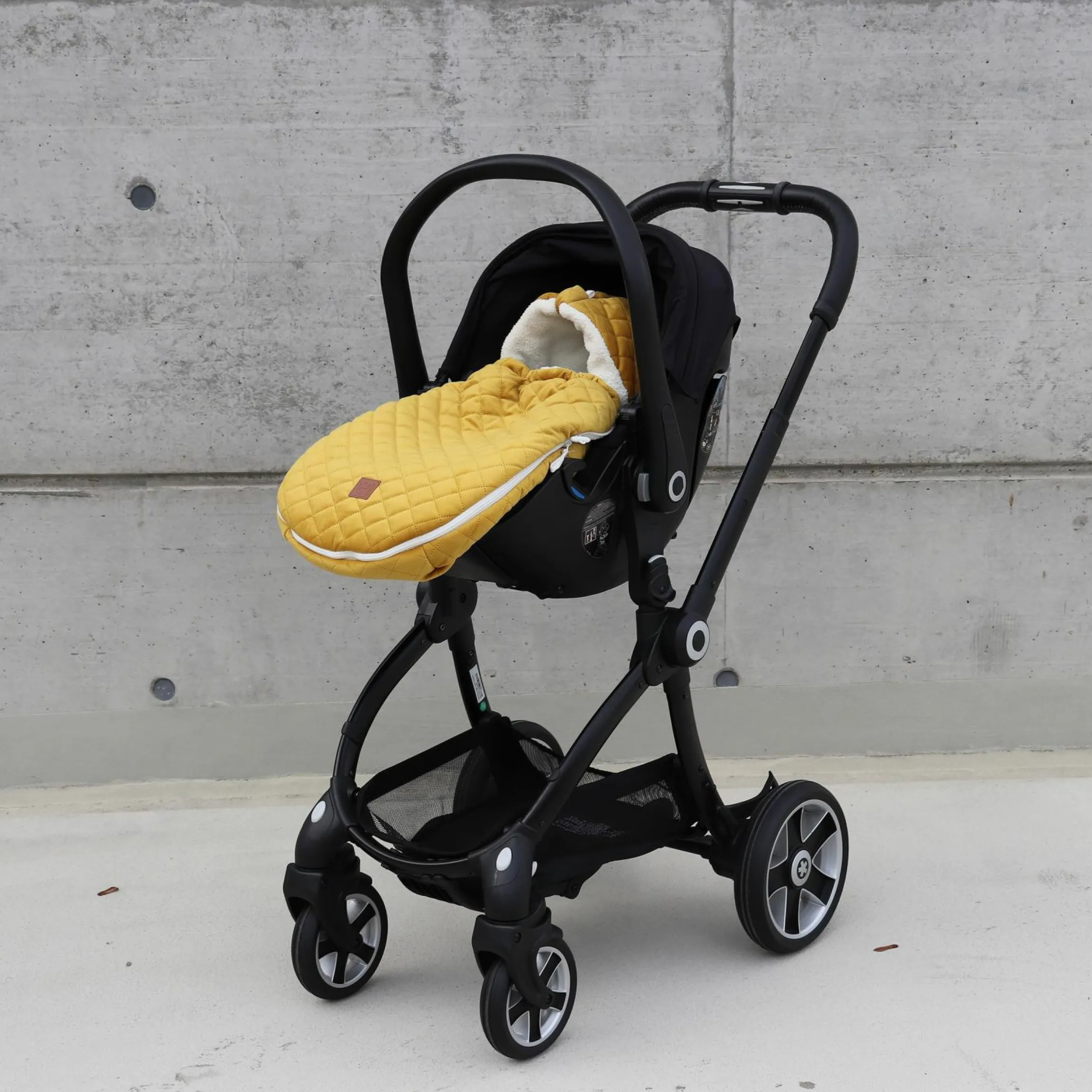 Fleece-Fußsack Velvet Hoody für Babyschale und Babywanne - Mustard