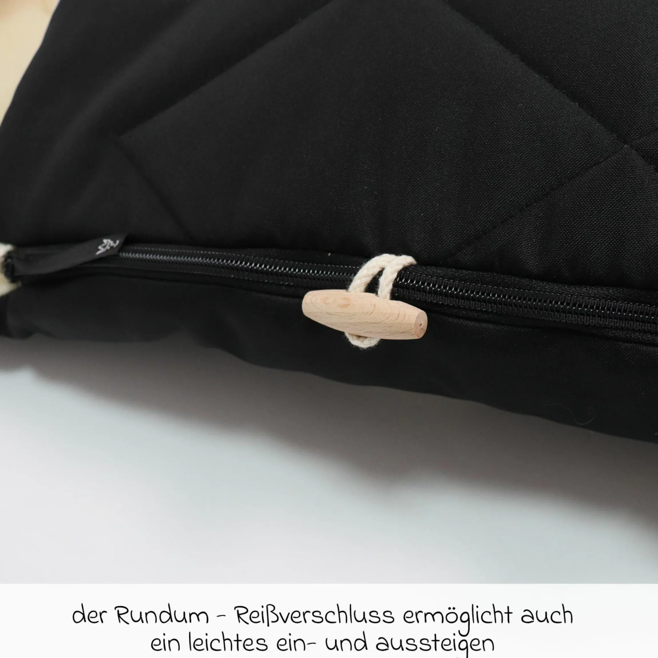 Fleece-Fußsack XL Ears Wool Fütterung aus 100% Schafwolle für Kinderwagen und Buggy - Black