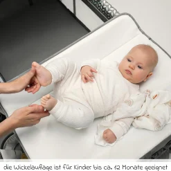 2in1 Reisebett & Laufgitter Sven Plus ab Geburt - 15 kg mit verstellbarem Einhang, 2 Räder, Einstieg, Wickeauflage , Windelablage, Mobile, Tragetasche, Sonnendach & Insektenschutz - Grey Scandi