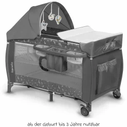 2in1 Reisebett & Laufgitter Sven Plus ab Geburt - 15 kg mit verstellbarem Einhang, 2 Räder, Einstieg, Wickeauflage , Windelablage, Mobile, Tragetasche, Sonnendach & Insektenschutz - Grey Concrete