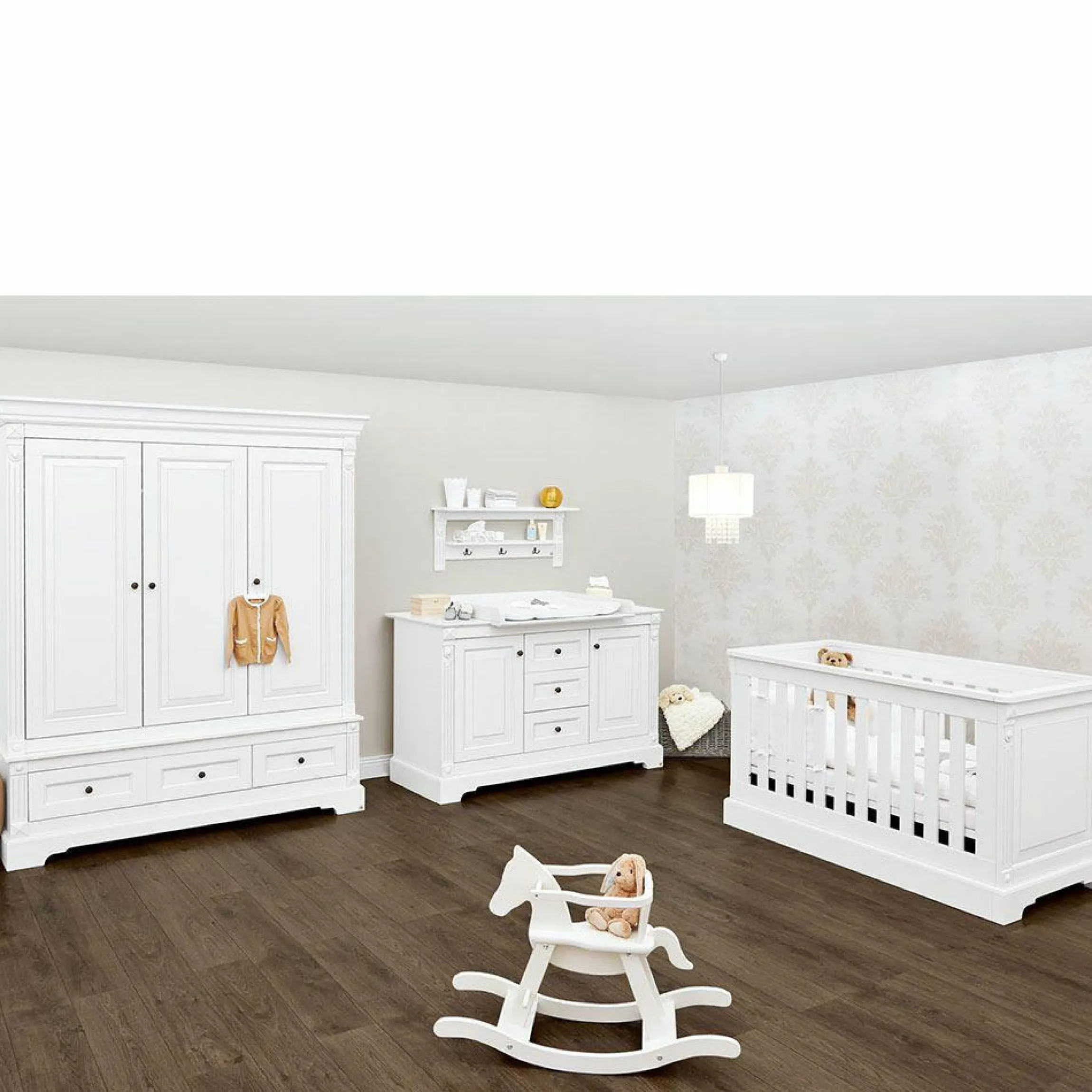 Kinderzimmer Emilia 3-türigem Schrank, Bett, extrabreiter Wickelkommode