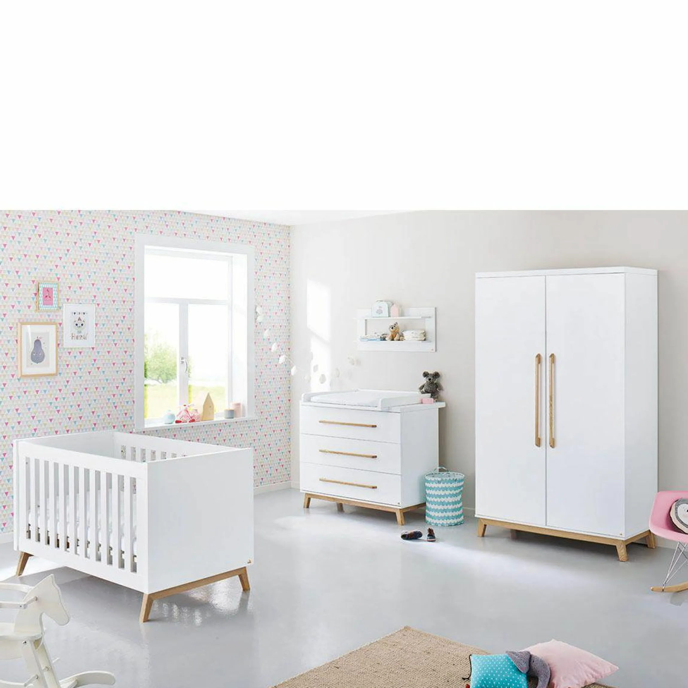 Kinderzimmer Riva mit 2-türigem Schrank, Bett, breiter Wickelkommode