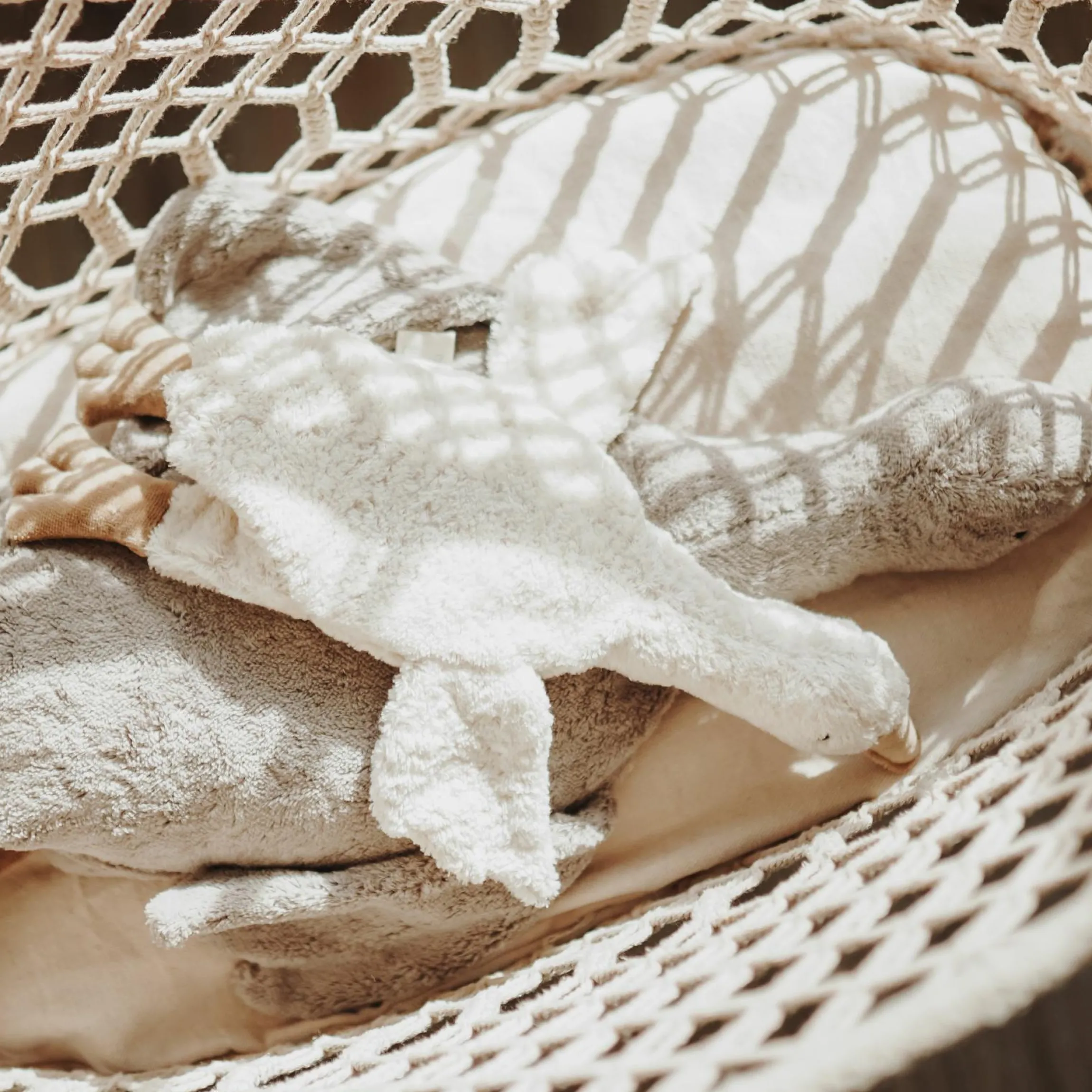 Kuscheltier mit Wärmekissen Gans Klein 47 cm - aus Bio-Baumwolle GOTS mit Traubenkern-Füllung - Weiß
