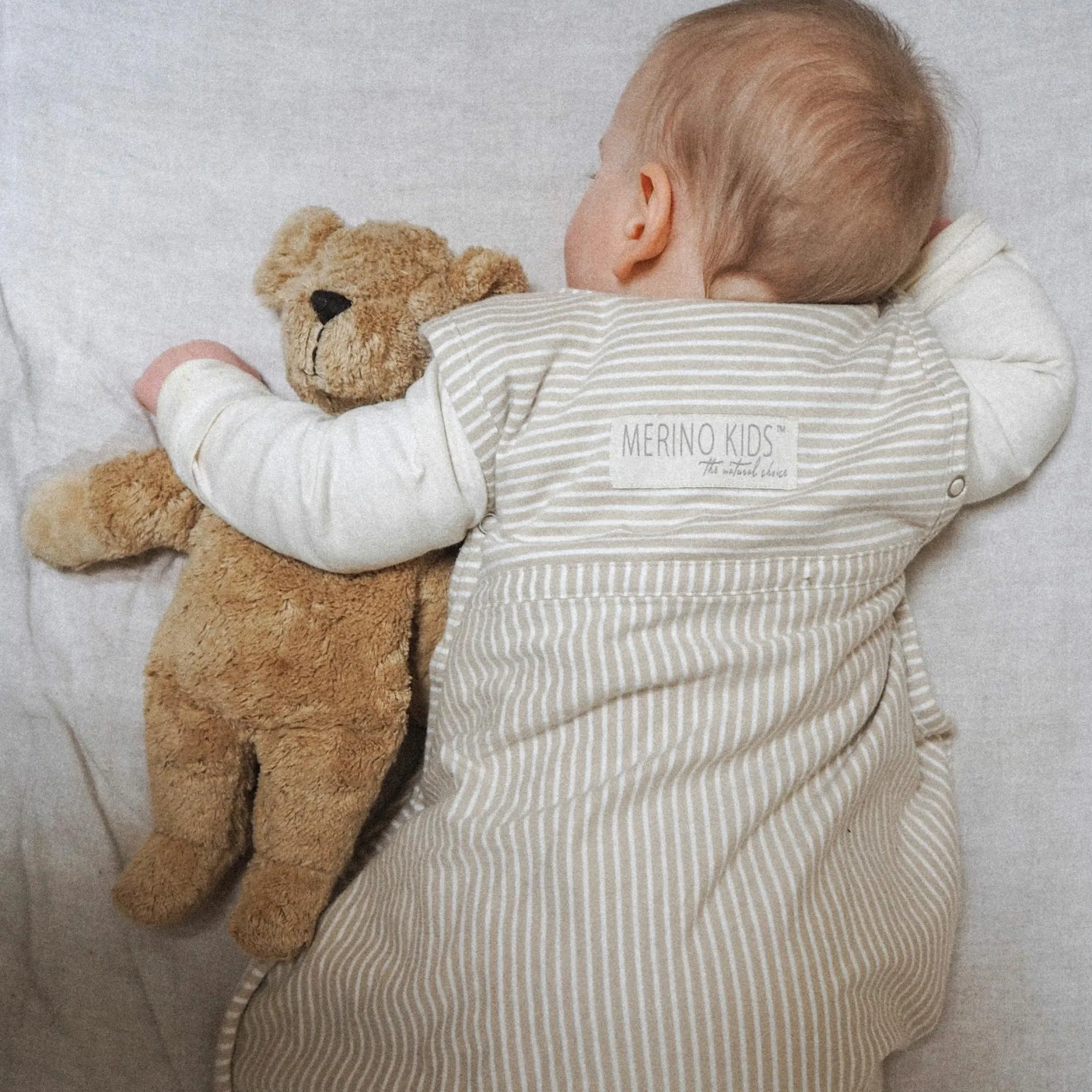 Kuscheltier mit Wärmekissen Bär Klein 30 cm - aus Bio-Baumwolle GOTS mit Traubenkern-Füllung - Beige