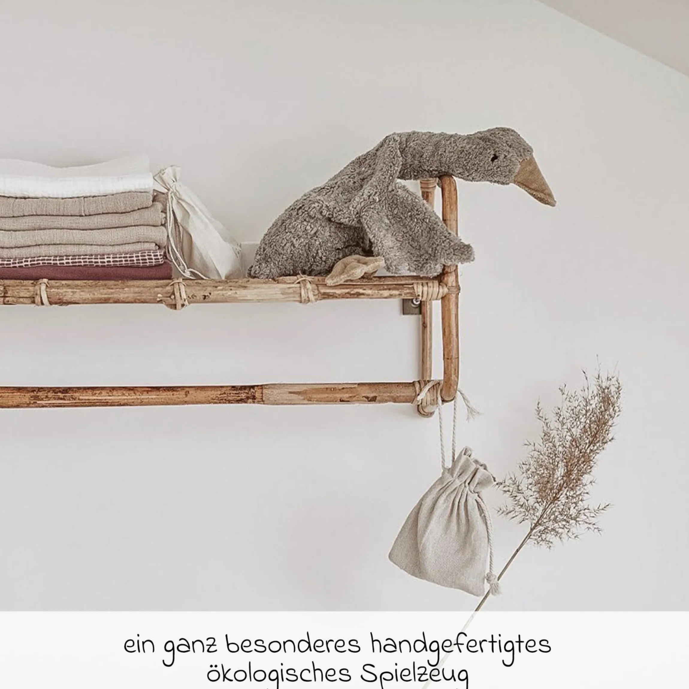 Kuscheltier mit Wärmekissen Gans Klein 47 cm - aus Bio-Baumwolle GOTS mit Traubenkern-Füllung - Grau