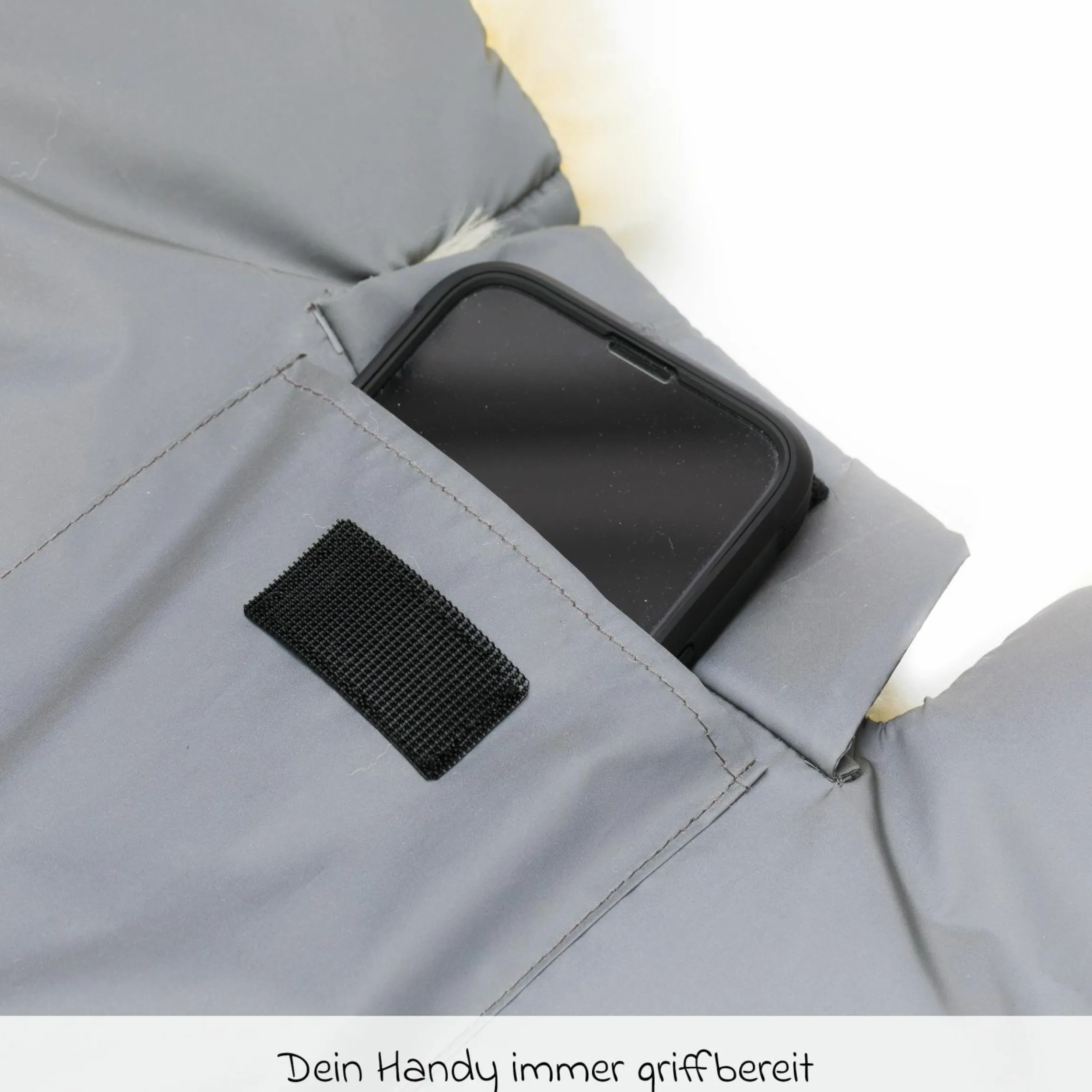 Lammfell-Handwärmer Nyby Reflect mit reflektierendem Außenmaterial - Silber