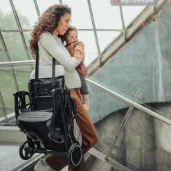 Reisebuggy & Sportwagen Travel N Care mit Liegefunktion, nur 6,8 kg (bis 22 kg belastbar) - Black