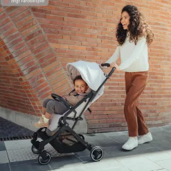 Reisebuggy & Sportwagen Travel N Care mit Liegefunktion, nur 6,8 kg (bis 22 kg belastbar) inkl. Reboarder Pearl Pro 2 - Black