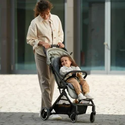 Reisebuggy & Sportwagen Travel N Care Plus mit Liegefunktion, nur 7,2 kg (bis 22kg belastbar) - Velvet Olive