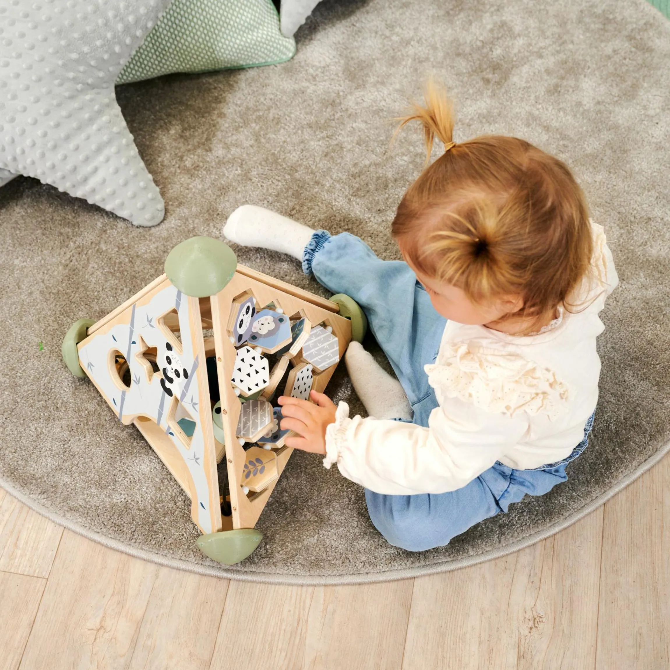 Spielcenter Pyramide mit Steckspiel, Memory, Musikfunktion & Kugelbahn - Panda