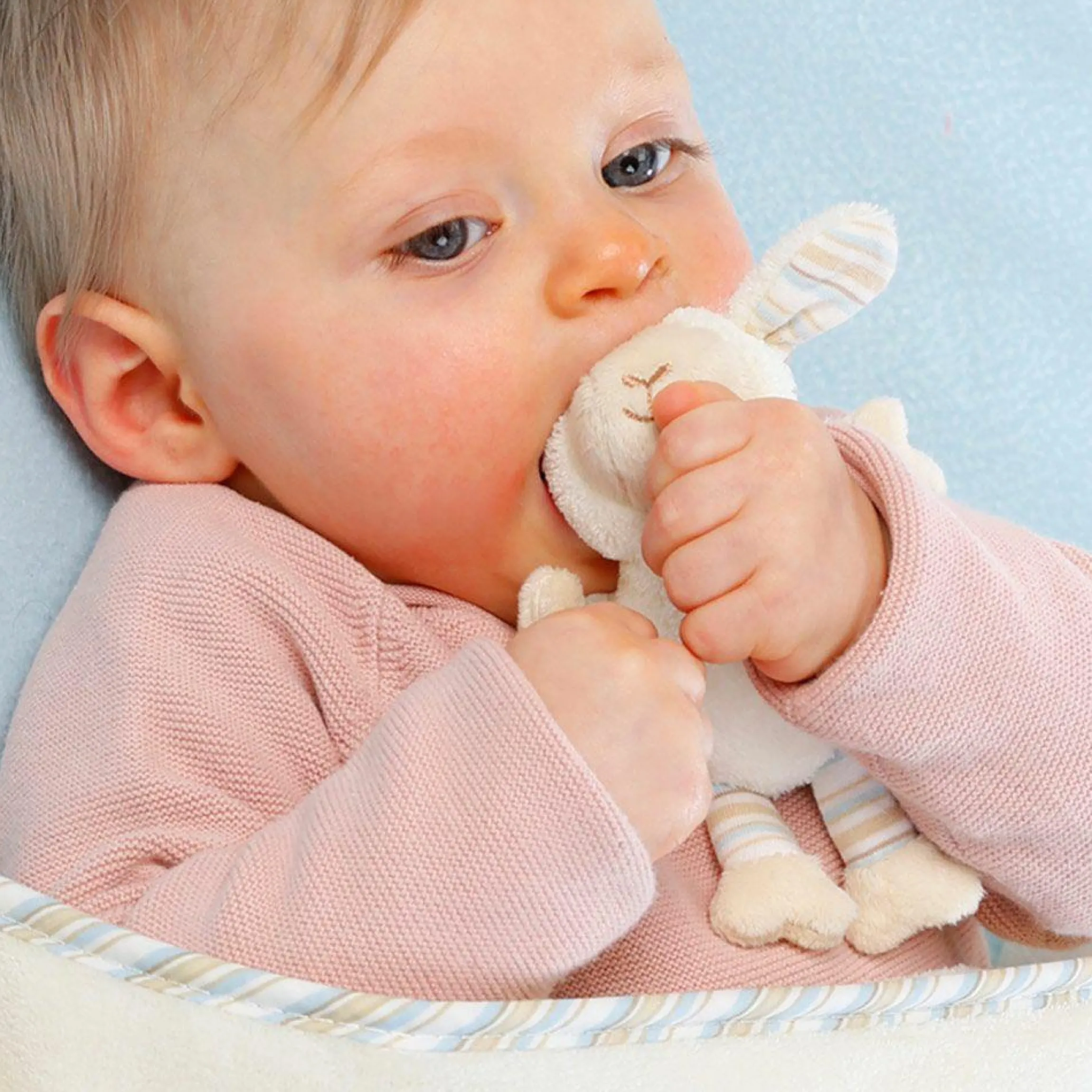 2-tlg. Set Kuscheldecke Baby Love + Greifling Schaf 75 x 100 cm