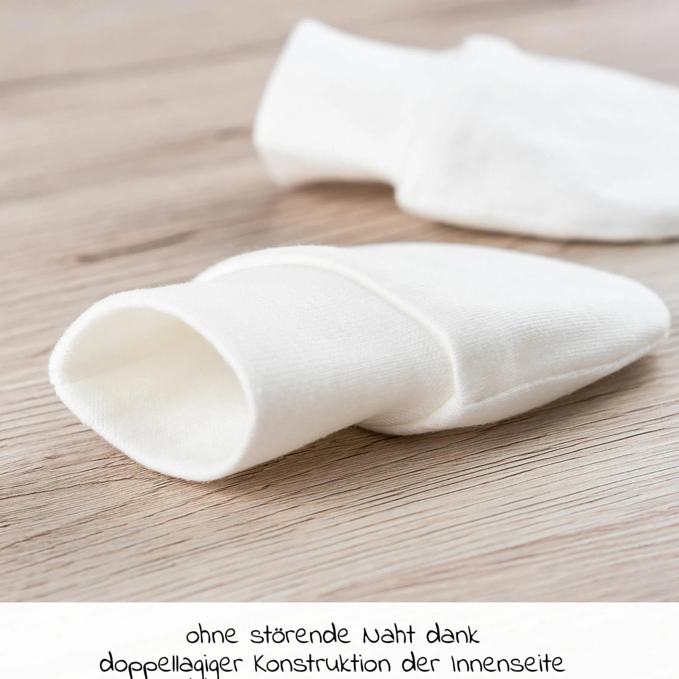 8-tlg. Wickelbody Set inkl. Strampelhose, Erstlingsmütze & 3 Paar Kratzfäustlinge - Beere Weiß - Gr. 50/56