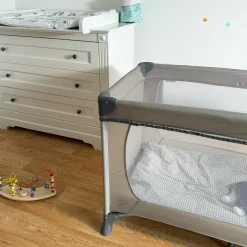Universal Insektenschutz / Mückennetz für Baby-Reisebetten - Grau